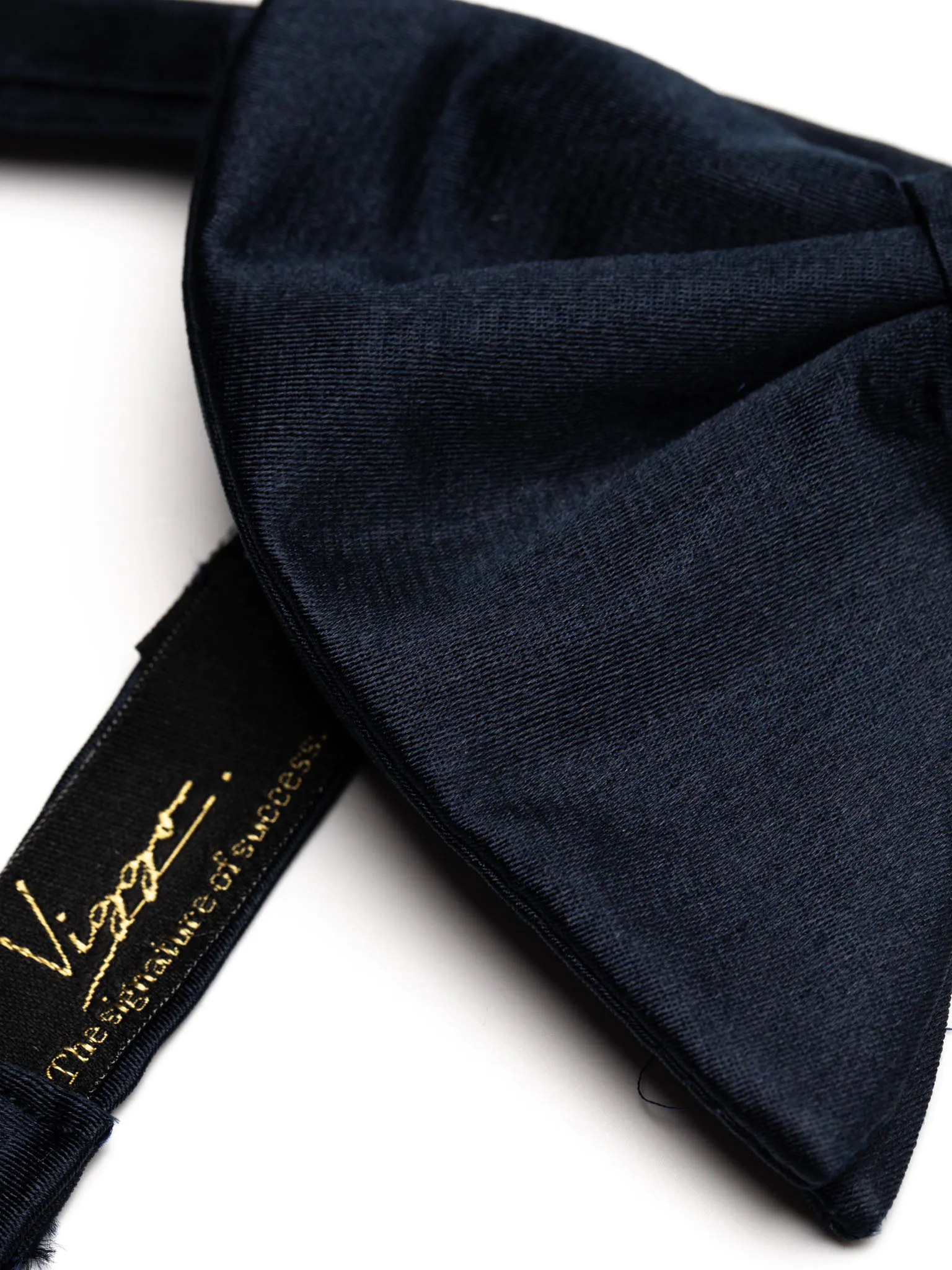 NAVY SILK BUTTERFLY BOW TIE