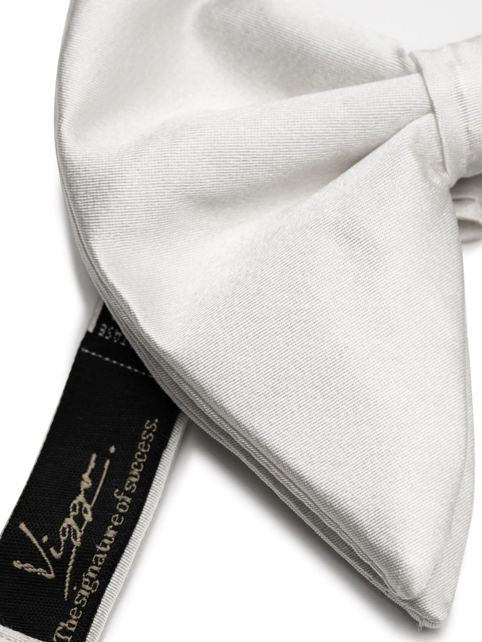 WHITE SILK BUTTERFLY BOW TIE