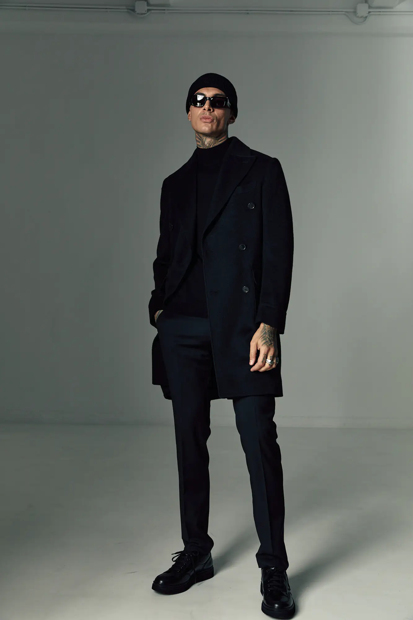 PALTON NEGRU DIN PAR DE CAMILA