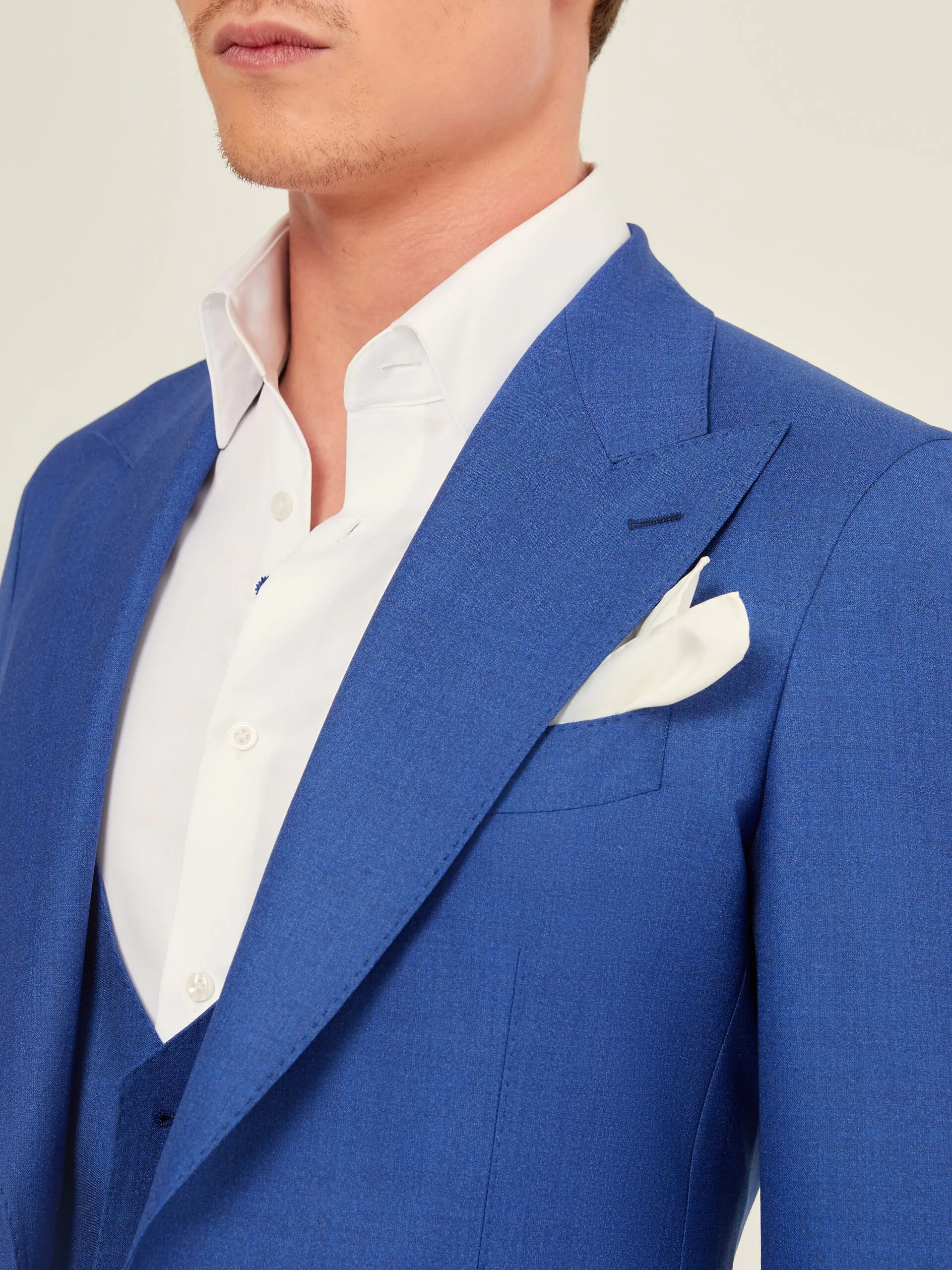 COSTUM TREI PIESE ALBASTRU DIN LANA SI MATASE