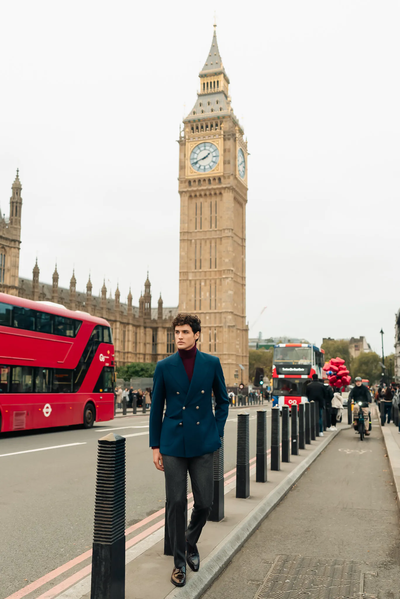 SACOU ALBASTRU TEXTURAT LA DOUA RANDURI DE NASTURI, SLIM FIT