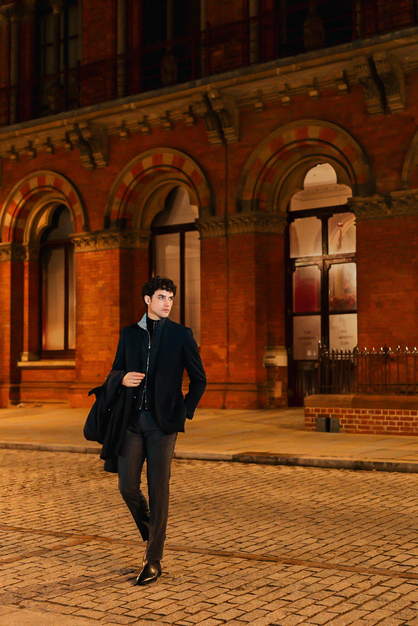 SACOU NAVY SLIM FIT CU REVER DECUPAT